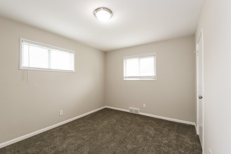 1,650/Mo, 1230 Acredale Dr Florissant, MO 63033 Misc View 11