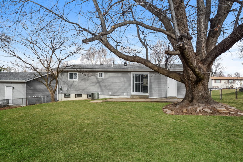 1,650/Mo, 1230 Acredale Dr Florissant, MO 63033 Misc View 13