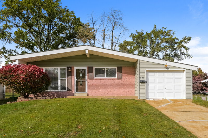 2,100/Mo, 1275 Mallard Ln Florissant, MO 63031 External View
