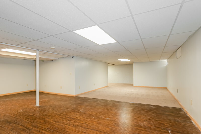 2,100/Mo, 1275 Mallard Ln Florissant, MO 63031 Basement View 2