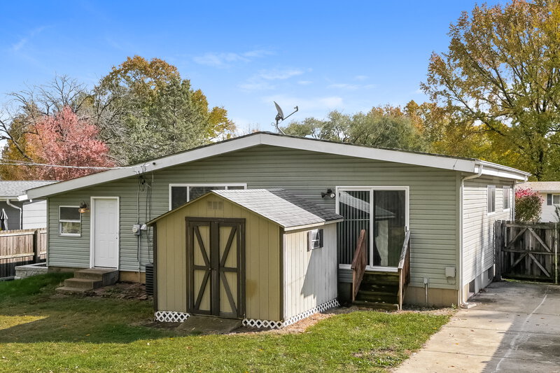 2,100/Mo, 1275 Mallard Ln Florissant, MO 63031 Rear View