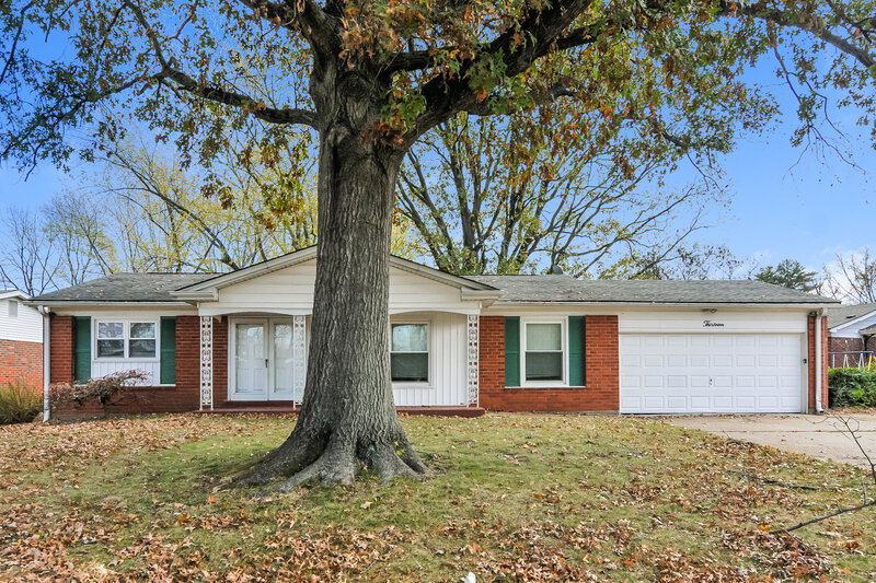 2,405/Mo, 13 Cricket Ct Florissant, MO 63033 External View