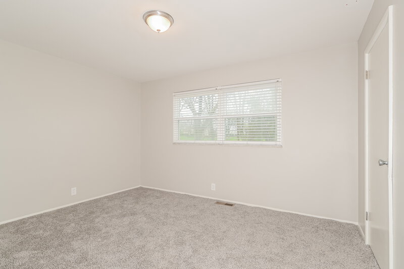 2,695/Mo, 13 Cricket Ct Florissant, MO 63033 Main Bedroom View 2