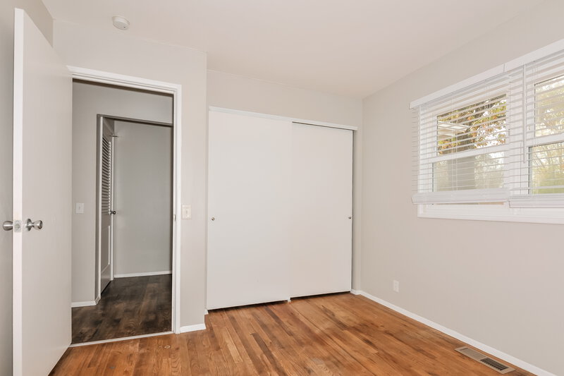 2,405/Mo, 13 Cricket Ct Florissant, MO 63033 Bedroom View 2