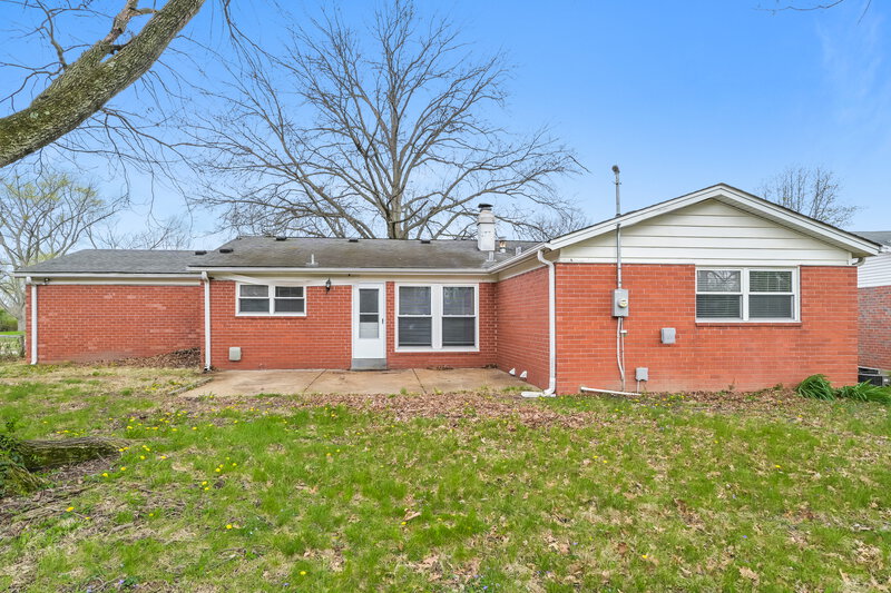 2,695/Mo, 13 Cricket Ct Florissant, MO 63033 Rear View