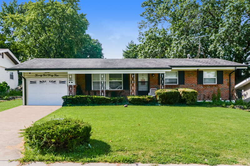 0/Mo, 2544 Netherton Dr St. Louis, MO 63136 External View