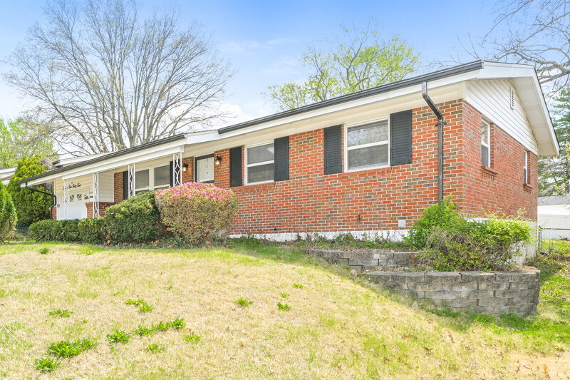 0/Mo, 2544 Netherton Dr St. Louis, MO 63136 Front View