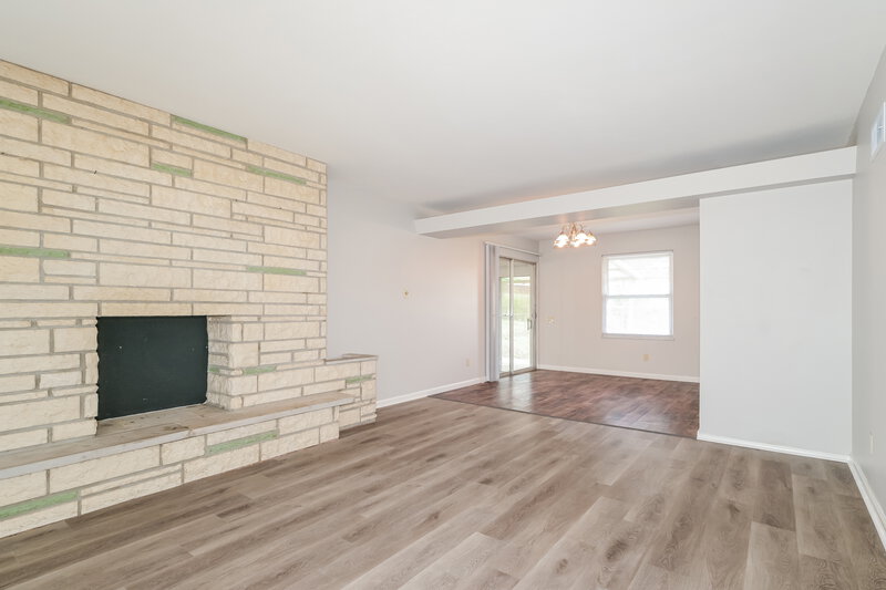 0/Mo, 2544 Netherton Dr St. Louis, MO 63136 Living Room View