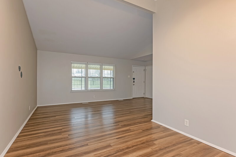 1,475/Mo, 1425 Derhake Rd Florissant, MO 63033 Dining Room View