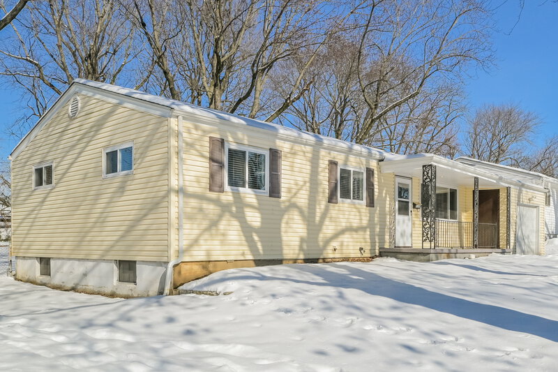 1,790/Mo, 1135 Penhurst Dr Florissant, MO 63033 Front View