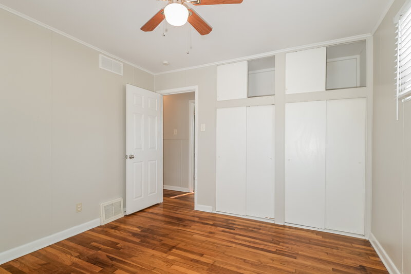 1,790/Mo, 1135 Penhurst Dr Florissant, MO 63033 Main Bedroom View 2