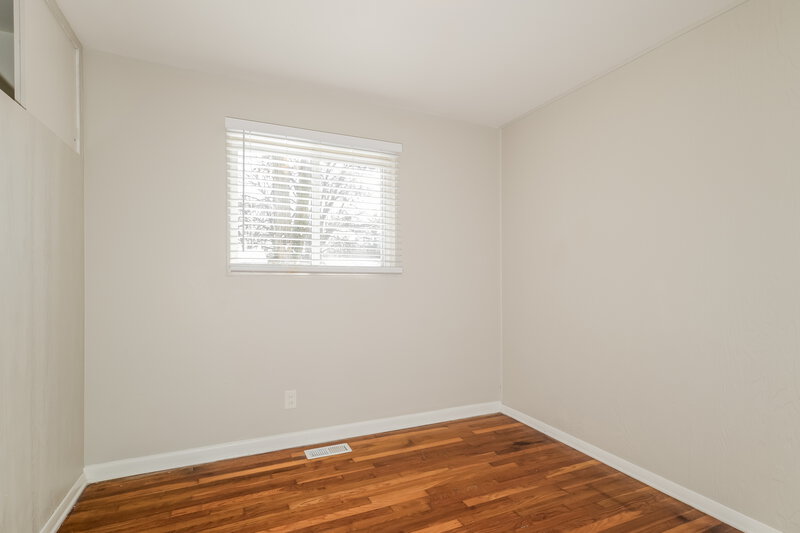 1,790/Mo, 1135 Penhurst Dr Florissant, MO 63033 Bedroom View 2