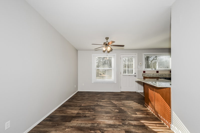 1,220/Mo, 850 Pebble Ln Florissant, MO 63033 Dining Room View