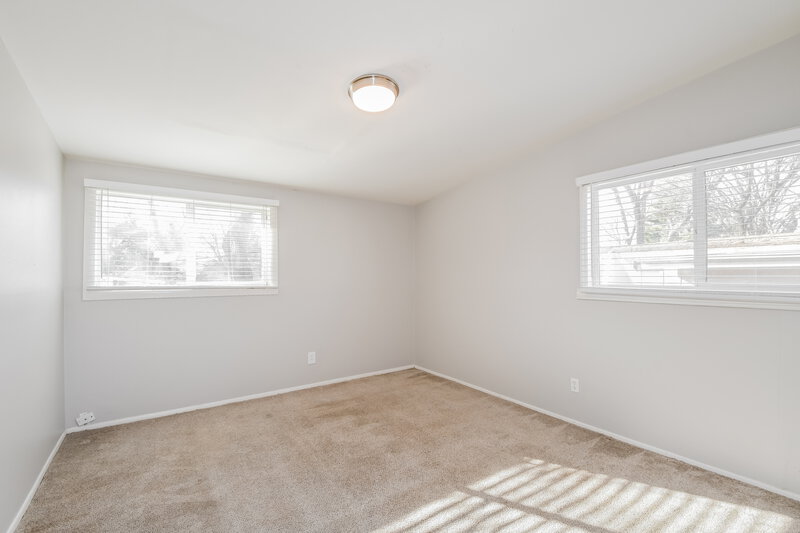 1,220/Mo, 850 Pebble Ln Florissant, MO 63033 Main Bedroom View