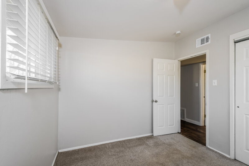 1,220/Mo, 850 Pebble Ln Florissant, MO 63033 Bedroom View