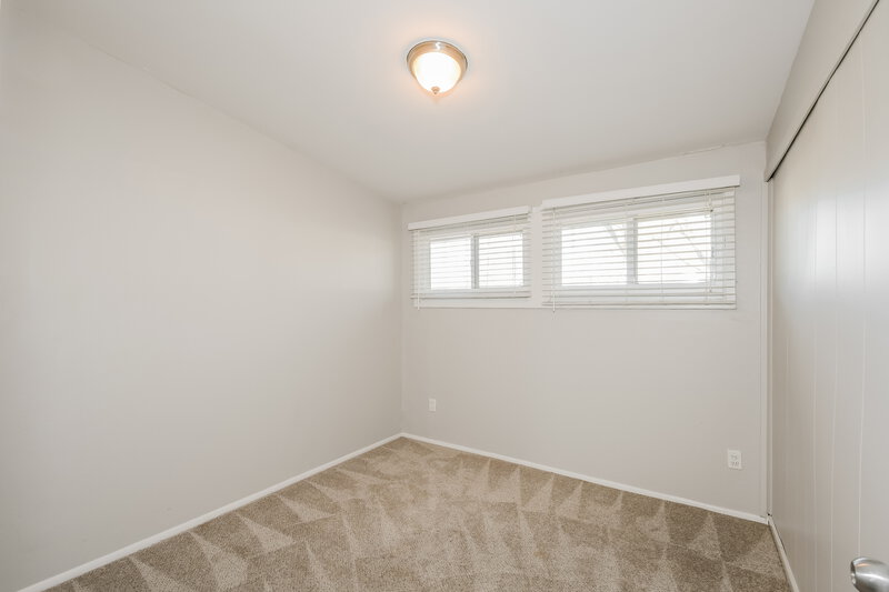 1,220/Mo, 850 Pebble Ln Florissant, MO 63033 Bedroom View 3