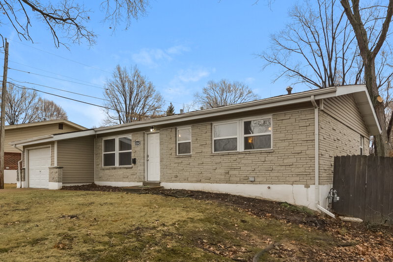 1,530/Mo, 11162 Prentice Dr St. Louis, MO 63136 Front View