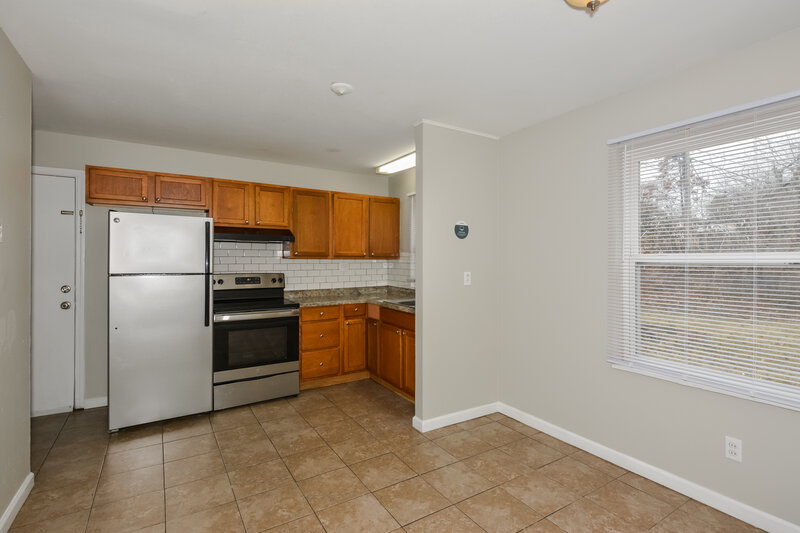 1,530/Mo, 11162 Prentice Dr St. Louis, MO 63136 Dining Room View