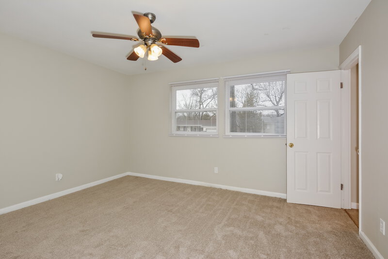 1,530/Mo, 11162 Prentice Dr St. Louis, MO 63136 Main Bedroom View 2