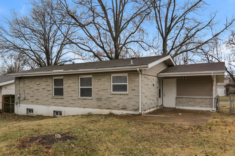 1,530/Mo, 11162 Prentice Dr St. Louis, MO 63136 Rear View
