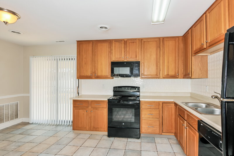 1,640/Mo, 1170 Bluebird Dr Florissant, MO 63031 Kitchen View