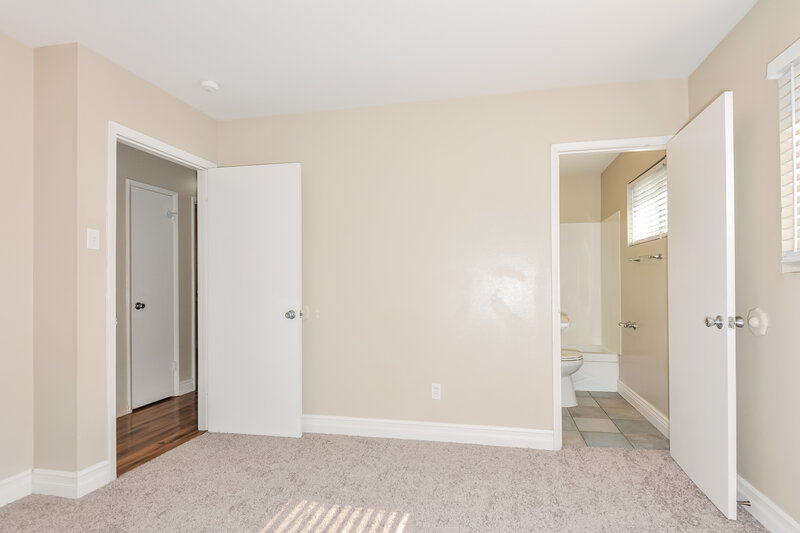 1,640/Mo, 1170 Bluebird Dr Florissant, MO 63031 Main Bedroom View 2