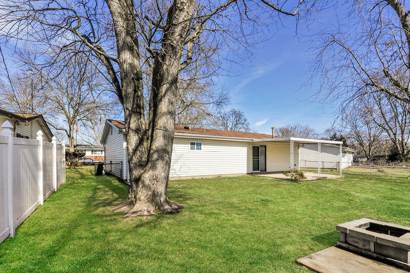1,640/Mo, 1170 Bluebird Dr Florissant, MO 63031 Rear View