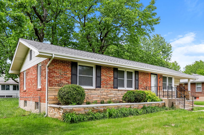 1,455/Mo, 9609 Griffin Dr St. Louis, MO 63137 Front View