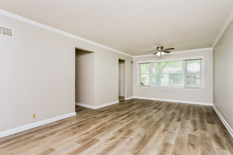 1,455/Mo, 9609 Griffin Dr St. Louis, MO 63137 Living Room View