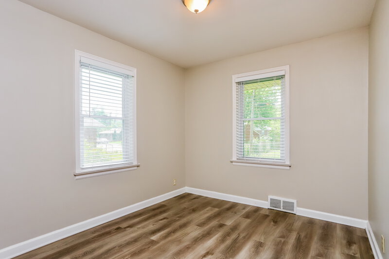 1,455/Mo, 9609 Griffin Dr St. Louis, MO 63137 Main Bedroom View