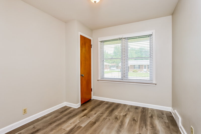 1,455/Mo, 9609 Griffin Dr St. Louis, MO 63137 Bedroom View