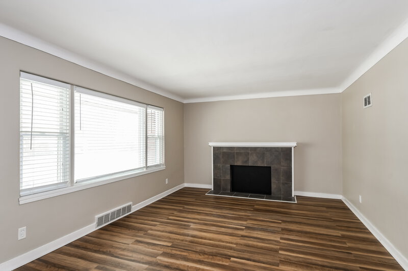 1,845/Mo, 25 Claire Dr Florissant, MO 63031 Living Room View