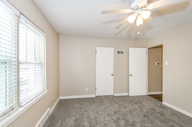 1,845/Mo, 25 Claire Dr Florissant, MO 63031 Main Bedroom View 2