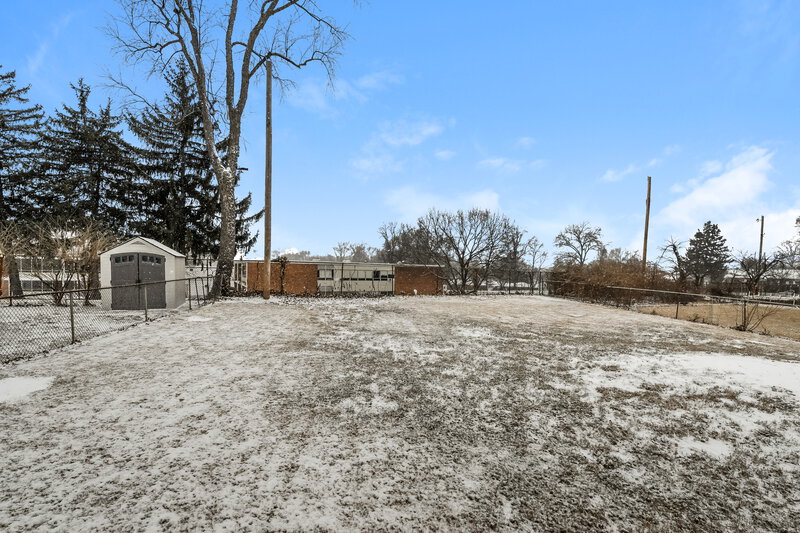 1,845/Mo, 25 Claire Dr Florissant, MO 63031 Rear View