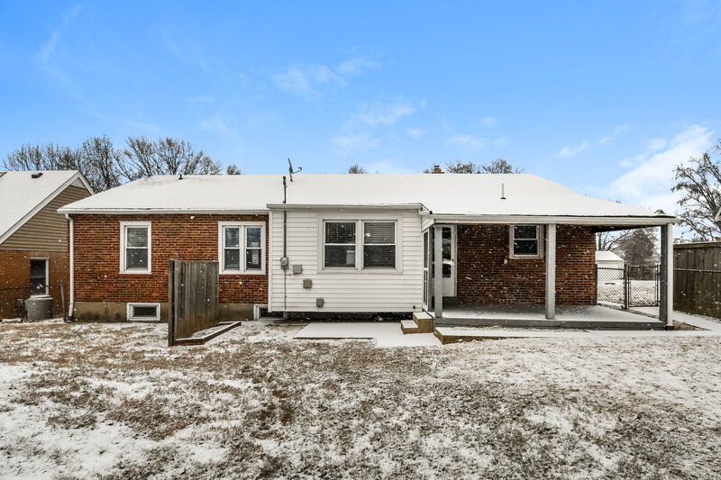 1,845/Mo, 25 Claire Dr Florissant, MO 63031 Rear View 2