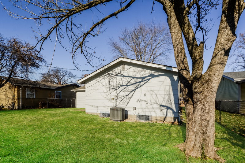 1,525/Mo, 45 Jamestown Dr St Peters, MO 63376 Rear View 4