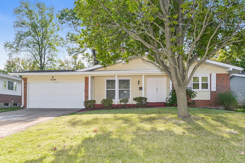 1,745/Mo, 3730 Helmkampf Dr Florissant, MO 63033 External View