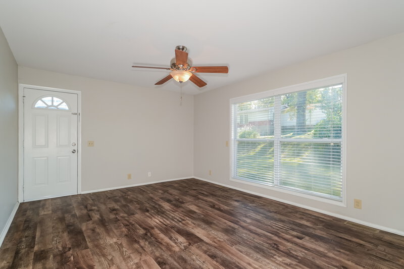 1,745/Mo, 3730 Helmkampf Dr Florissant, MO 63033 Family Room View