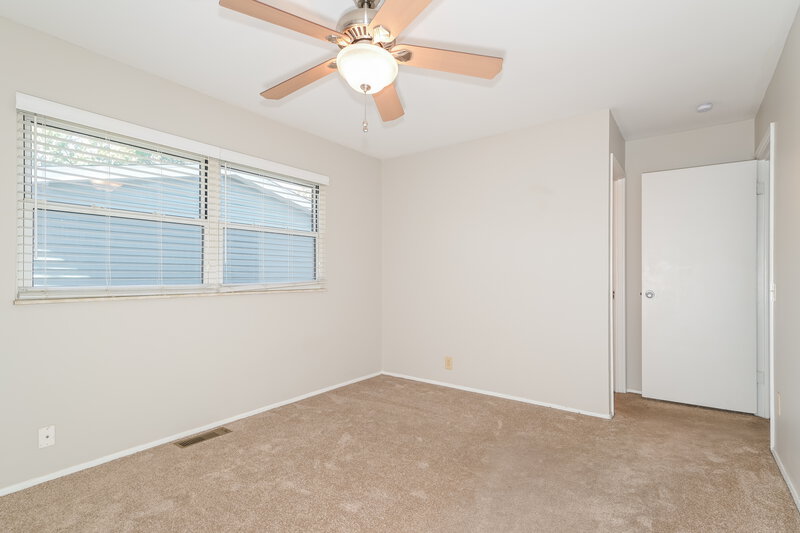 1,745/Mo, 3730 Helmkampf Dr Florissant, MO 63033 Main Bedroom View 2