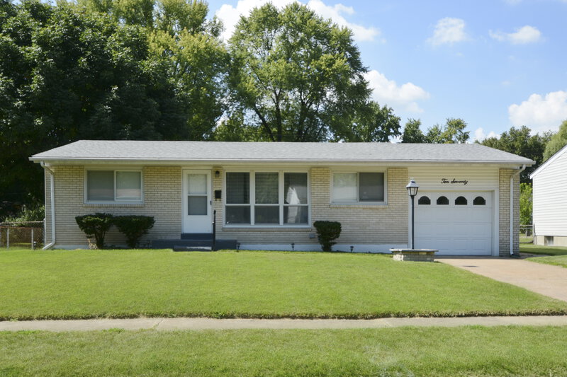 1,980/Mo, 1070 Manresa Ln Florissant, MO 63031 External View
