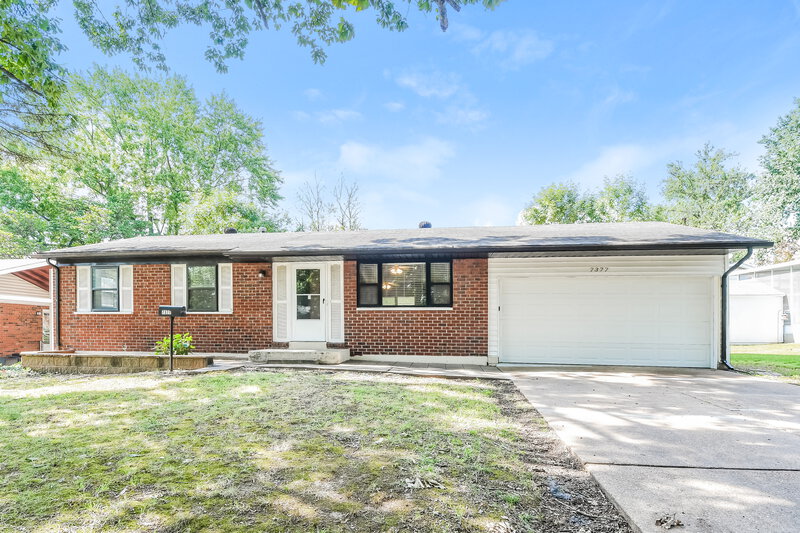 1,445/Mo, 7377 Tannoia Dr Hazelwood, MO 63042 External View
