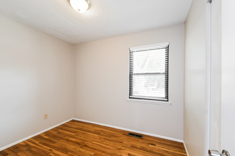 1,445/Mo, 7377 Tannoia Dr Hazelwood, MO 63042 Bedroom View