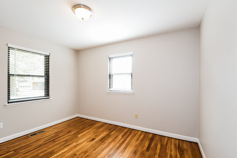 1,445/Mo, 7377 Tannoia Dr Hazelwood, MO 63042 Bedroom View 2