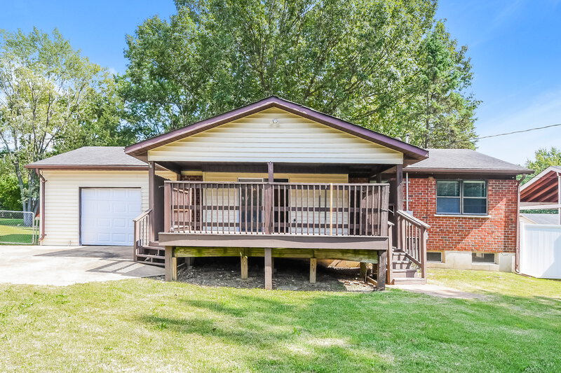 1,445/Mo, 7377 Tannoia Dr Hazelwood, MO 63042 Rear View