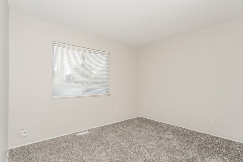 1,610/Mo, 1010 Dewayne Dr Florissant, MO 63031 Bedroom View 3