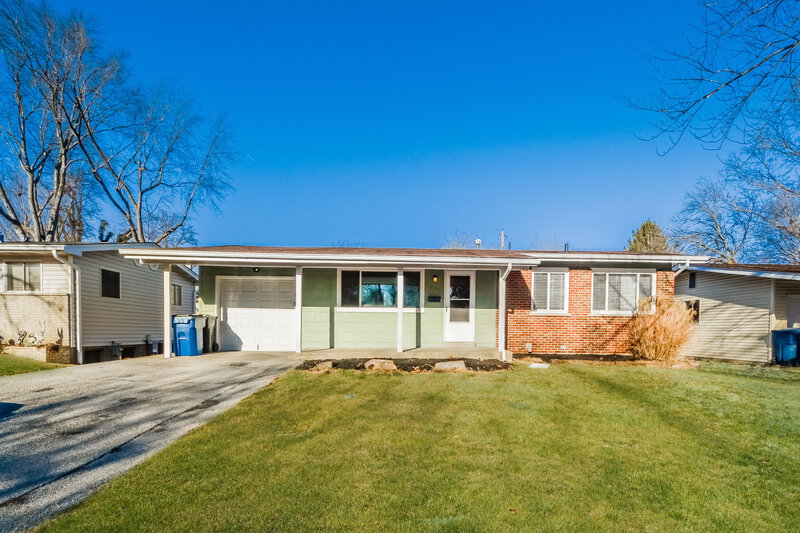 1,800/Mo, 819 Lynn Haven Ln Hazelwood, MO 63042 External View