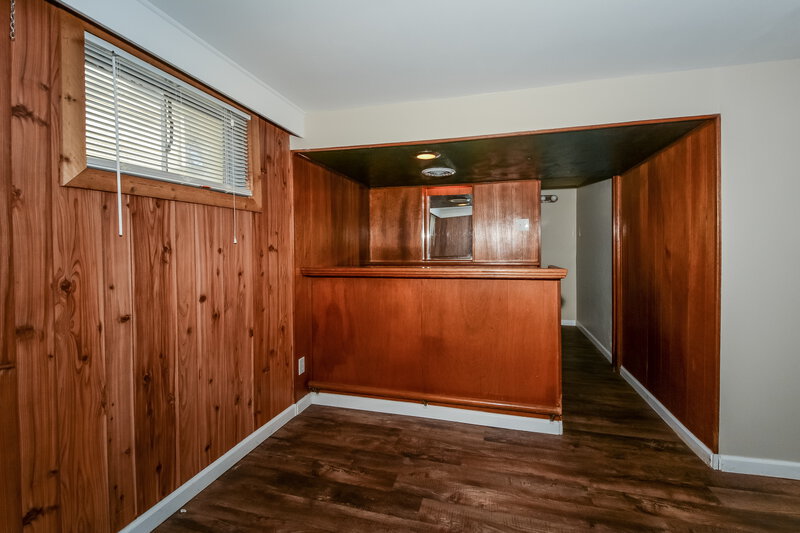 1,800/Mo, 819 Lynn Haven Ln Hazelwood, MO 63042 Family Room View 3