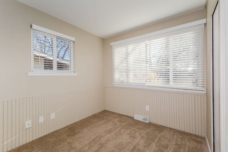 1,800/Mo, 819 Lynn Haven Ln Hazelwood, MO 63042 Bedroom View
