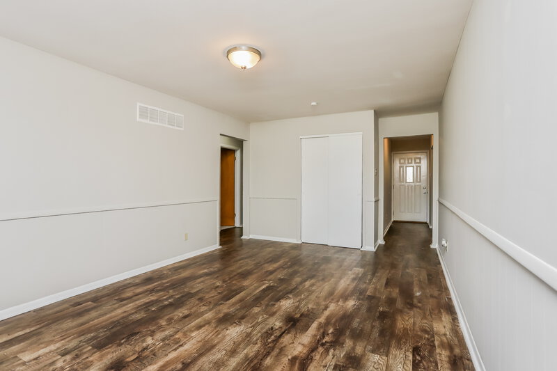 2,220/Mo, 3890 Cordin Dr Florissant, MO 63034 Living Room View