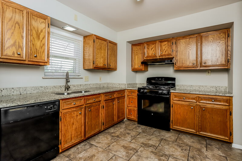 2,220/Mo, 3890 Cordin Dr Florissant, MO 63034 Kitchen View